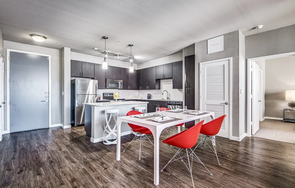 Building Photo - Republic at Alamo Heights