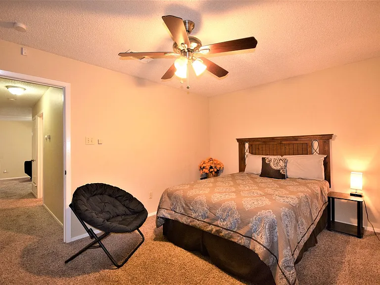 4909 Jamesway Rd — Photo 2