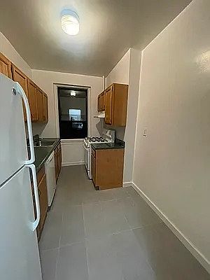 2nd image of 31-21 29th St #B