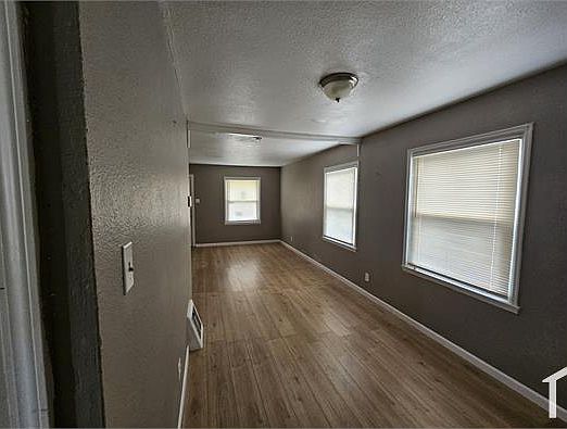 3rd image of 216 Presley Dr