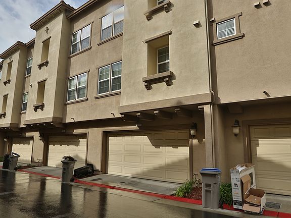 4th image of 2206 Santoro Ln