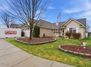 8300 N Ainsworth Dr, Hayden Lake, ID 83835