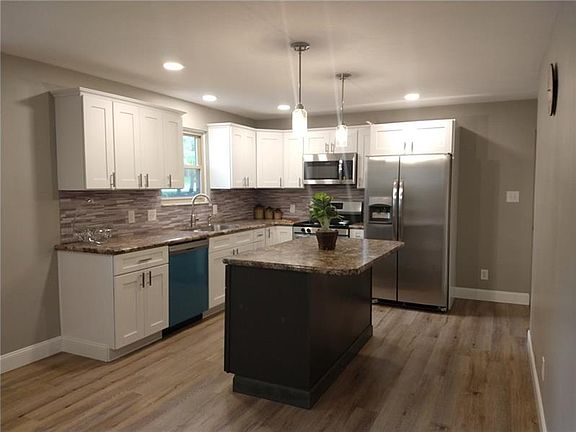 4th image of 681 Ellis Ave