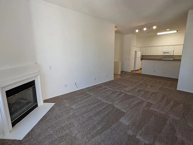 12360 Carmel Country Rd #307 — Photo 4