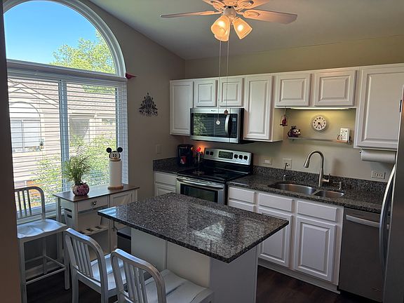2nd image of 414 White Oak Ln