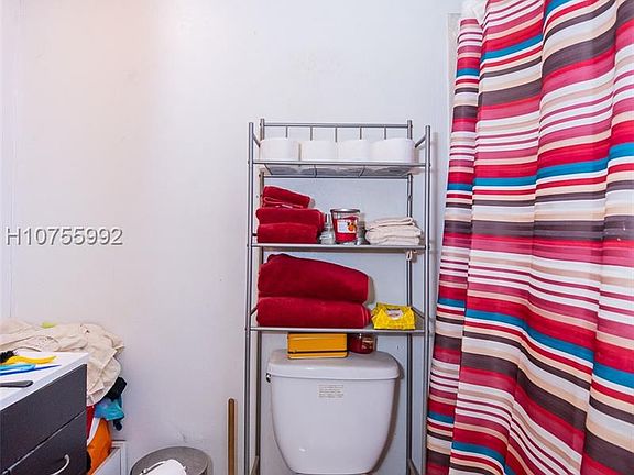 3rd image of 4840 NW 39th St