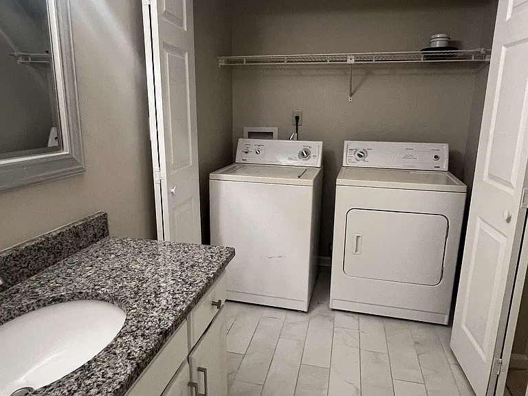 2301 Pine Heights Dr NE — Photo 14