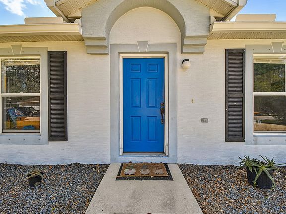 5th image of 12 Rosecroft Ln