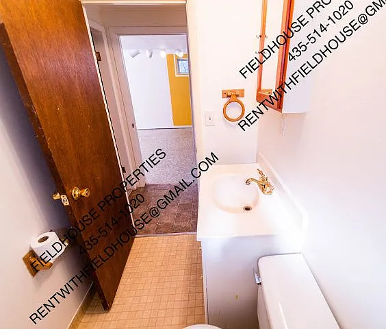 1077 Rose St — Photo 18