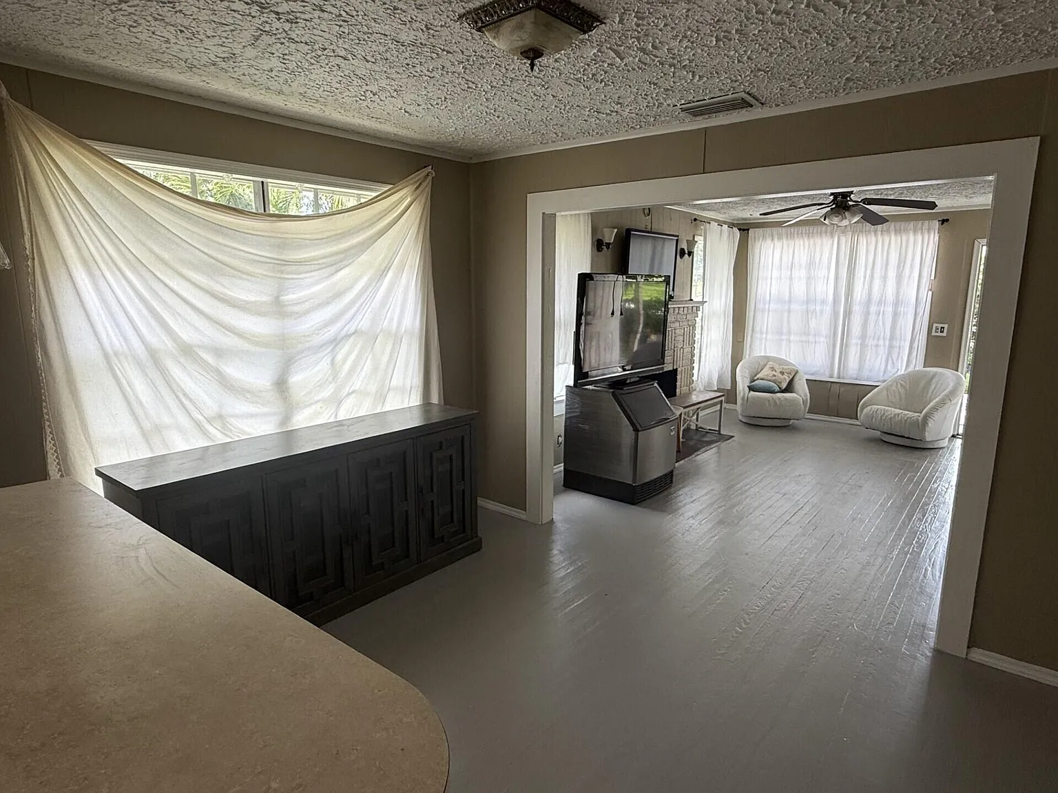 2 bed, 1.0 bath, 792 sqft, $2,250 — Photo 3