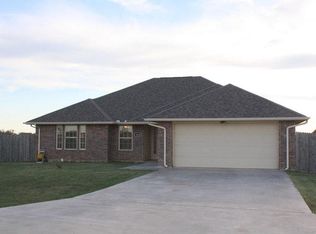 314 Choctaw Ave, Geronimo, OK 73543