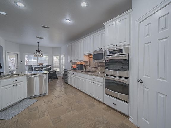 5th image of 18307 Diamond Cir