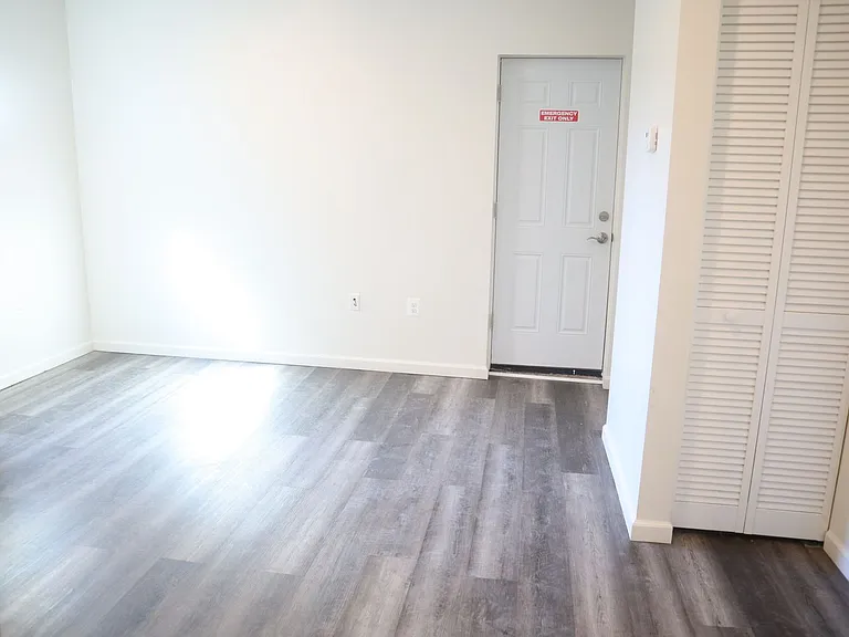2202 Maryland Ave — Photo 9