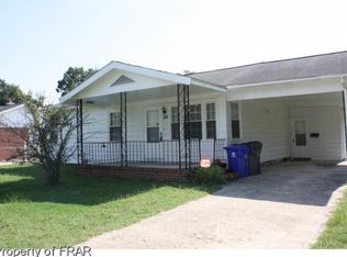 212 S 7th St, Spring Lake, NC 28390