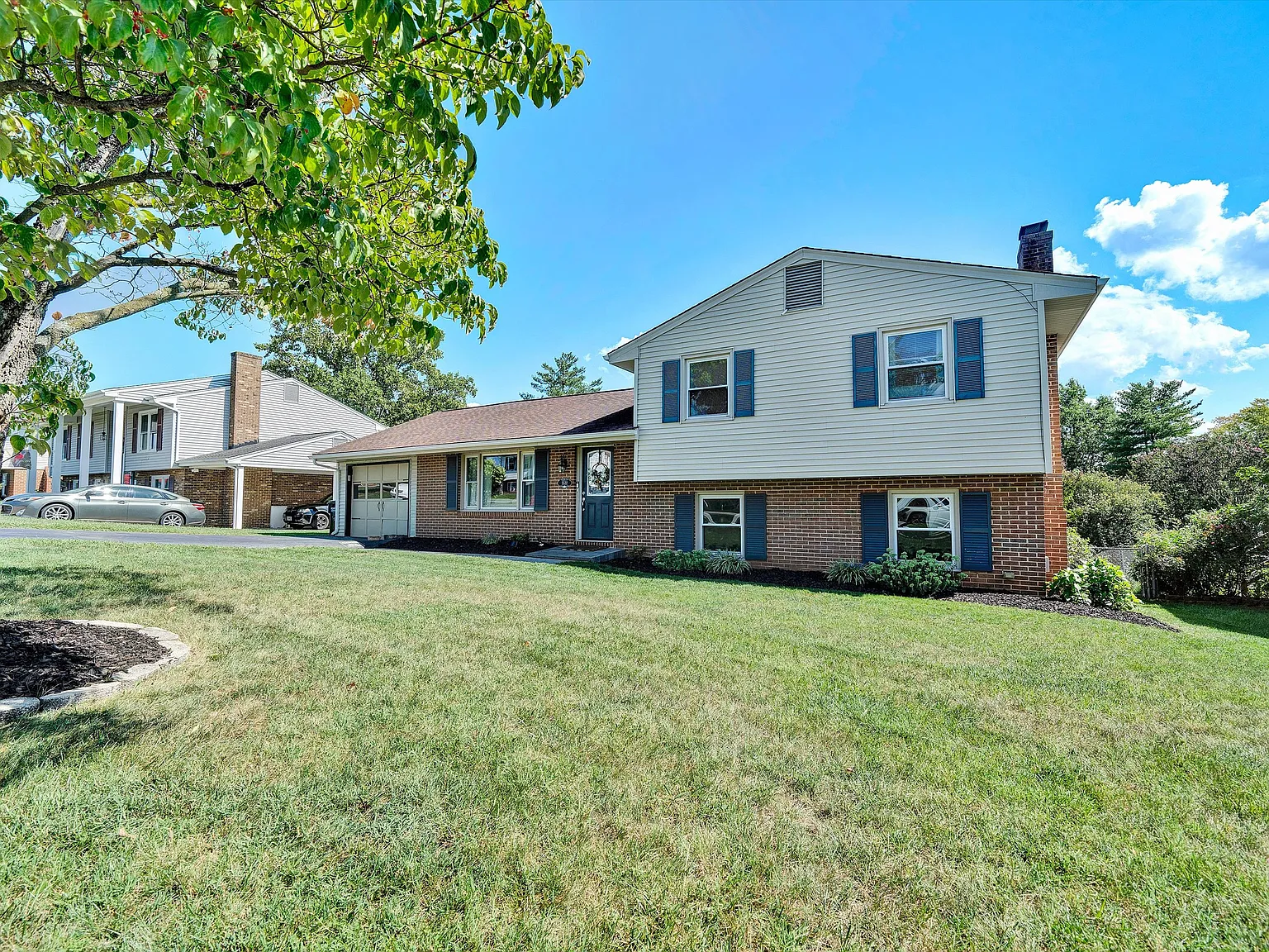 3 bed, 1703 sqft, $2,400 — Photo 3