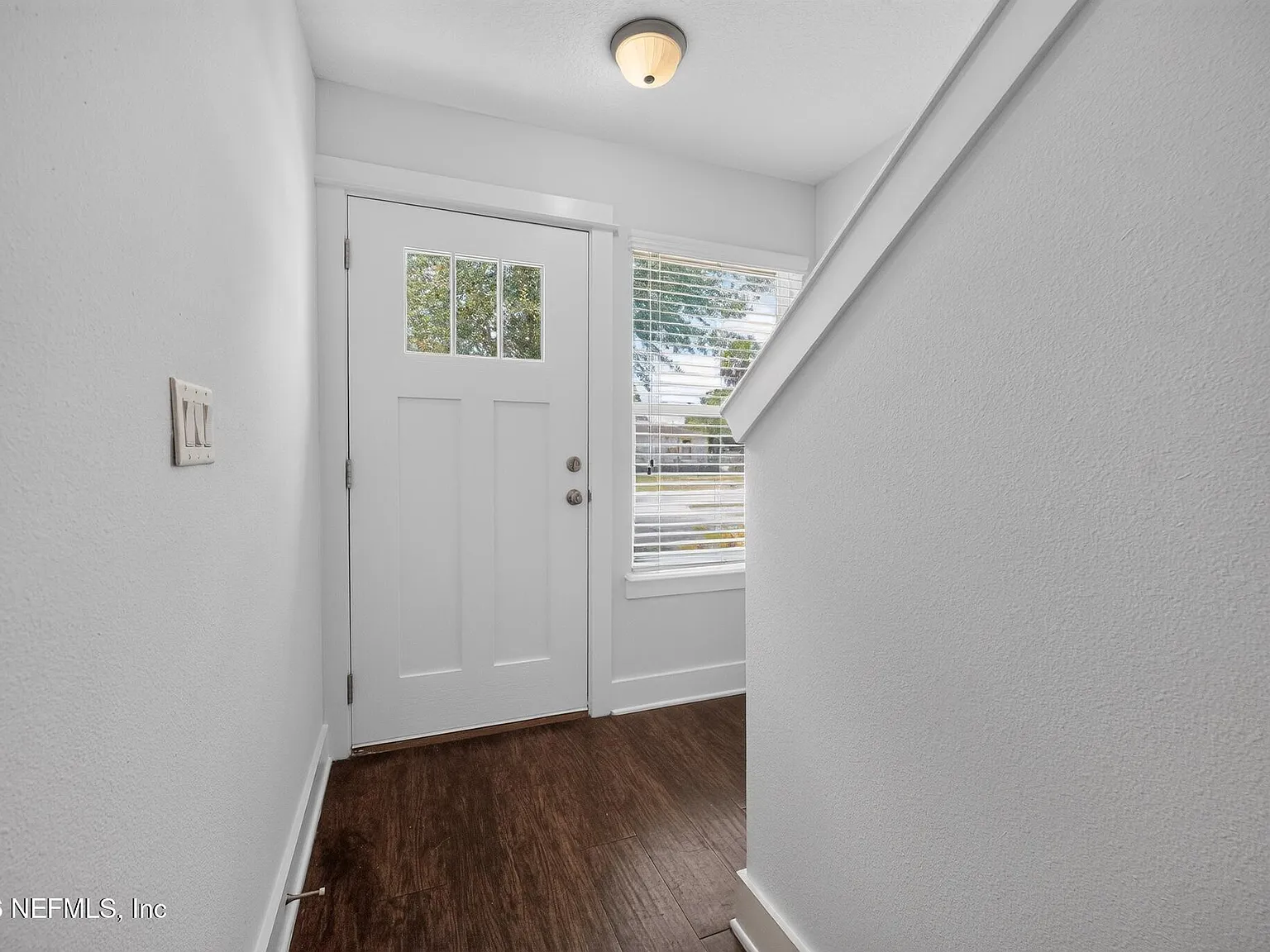 3 bed, 3.5 bath, 1582 sqft, $3,264 — Photo 3