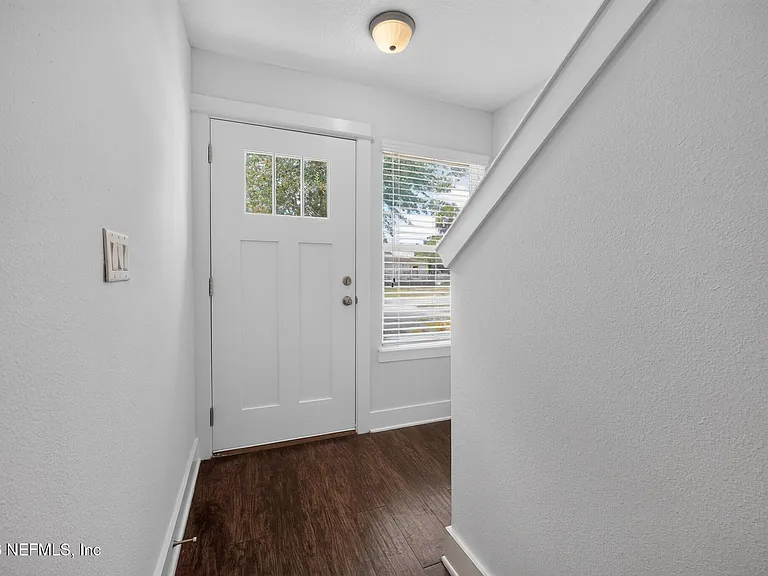 843 3rd Ave S — Photo 3