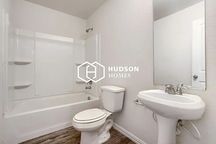526 S San Eduardo Ave — Photo 9