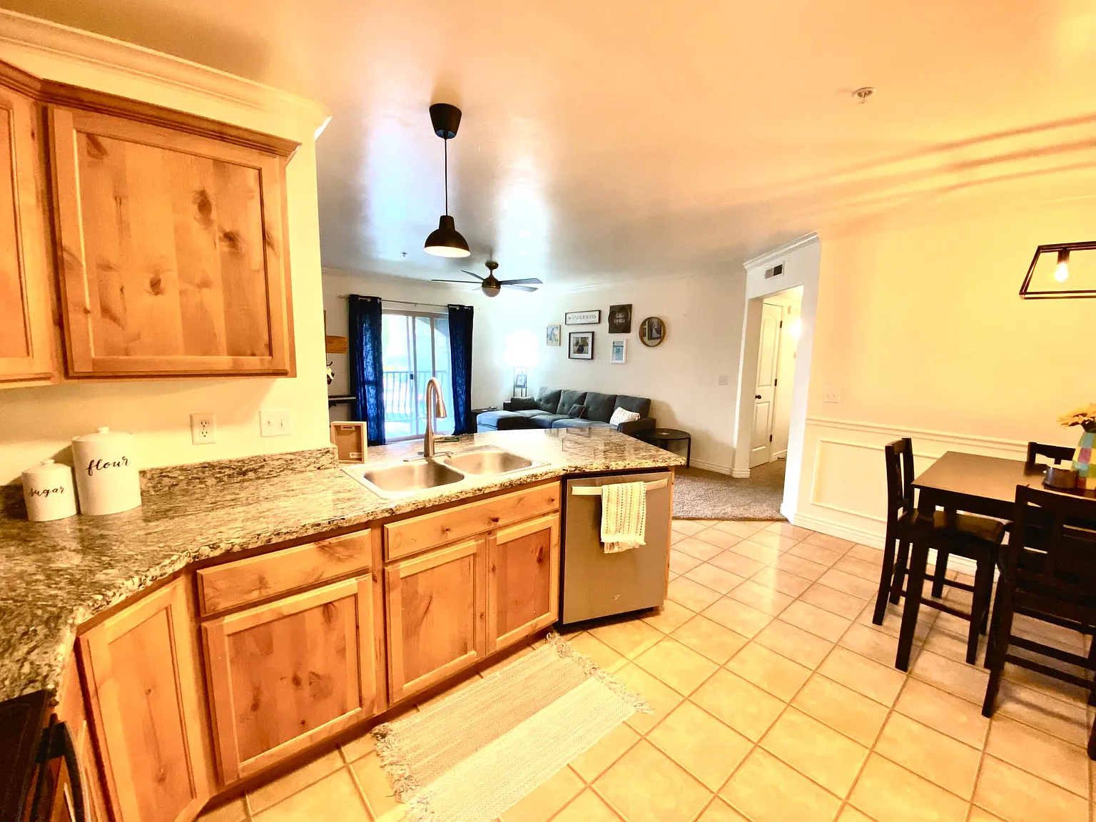 3 bed, 1156 sqft, $1,725 — Photo 1
