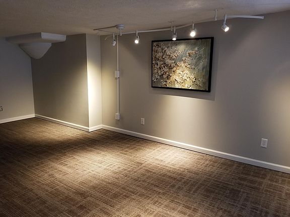 5th image of 3000 Farnam St APT 6K