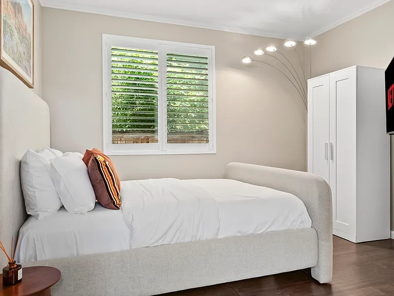 663 Glasgow Ct — Photo 16
