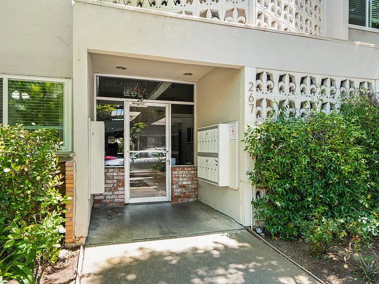 Curtner Villa Apartments — Photo 5