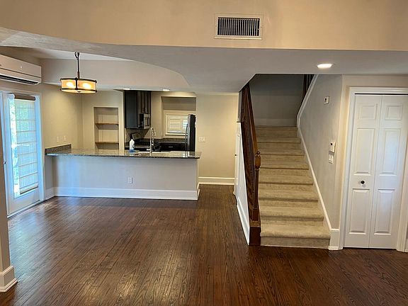 5th image of 206 SE Wenona Ave #206
