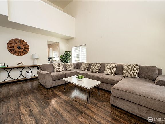 3rd image of 2313 171st Street E