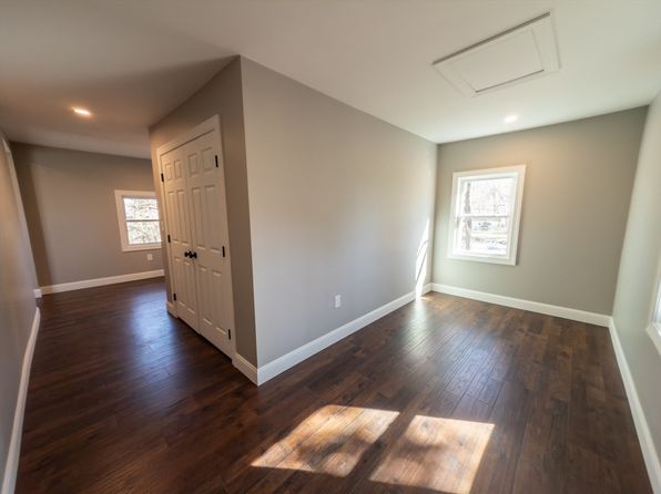 48 Common St, Wrentham, MA 02093