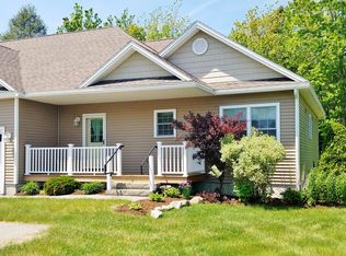 58 Highland Ridge Dr UNIT 15, Hampden, ME 04444