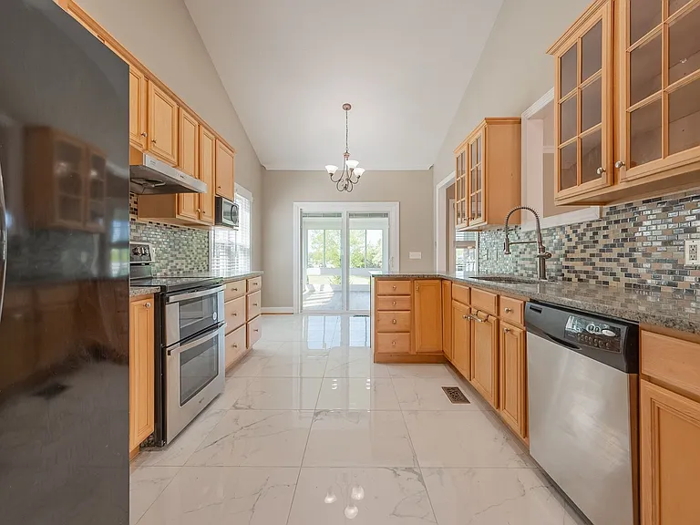 1701 Stratford View Dr — Photo 69