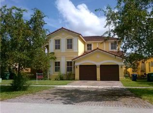 8833 NW 178th St, Hialeah, FL 33018
