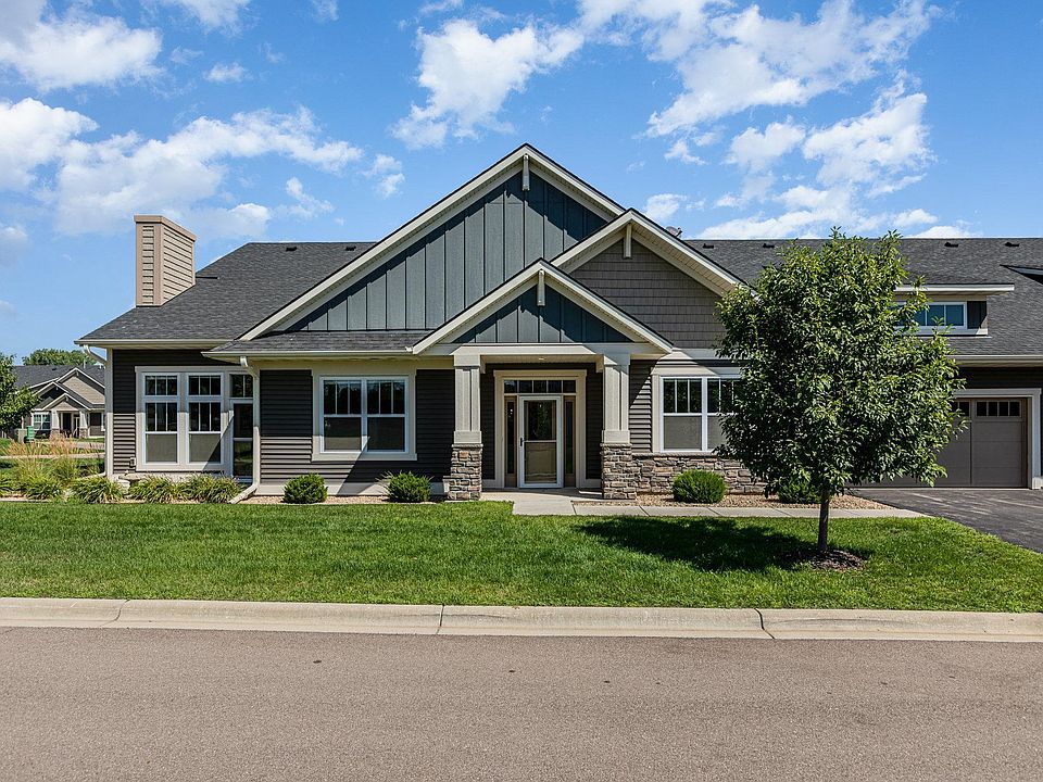 1st image of 19480 Claremont Cir #1001