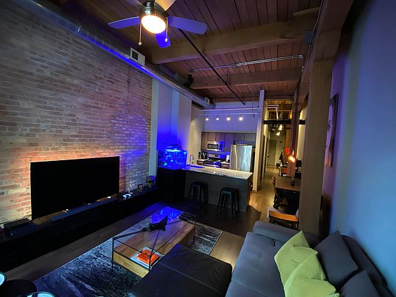 3rd image of 454 E Illinois St #6607