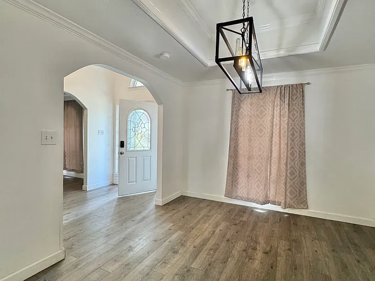 14410 Mangold Ln — Photo 7