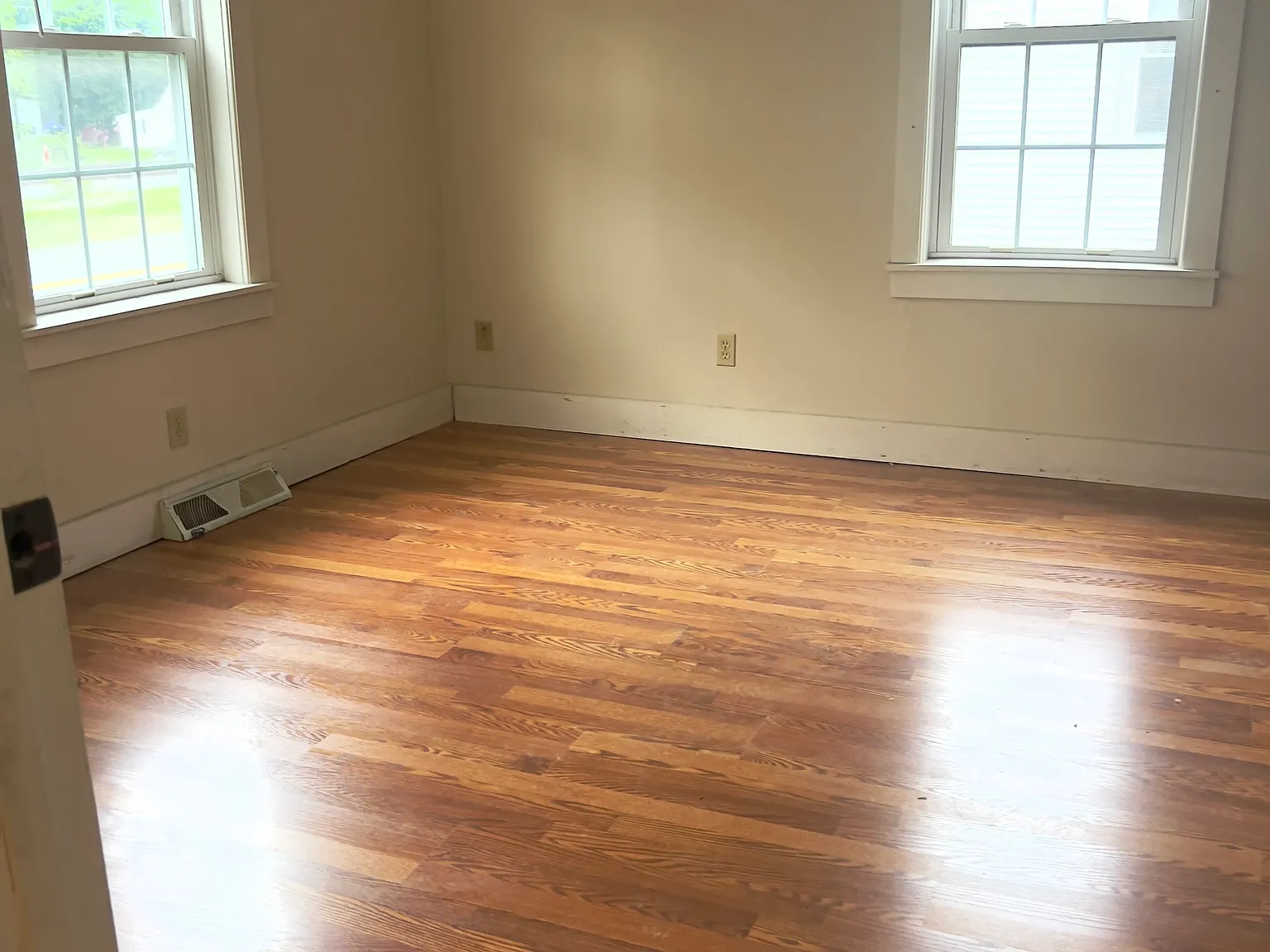 3 bed, 1100 sqft, $4,200 — Photo 4