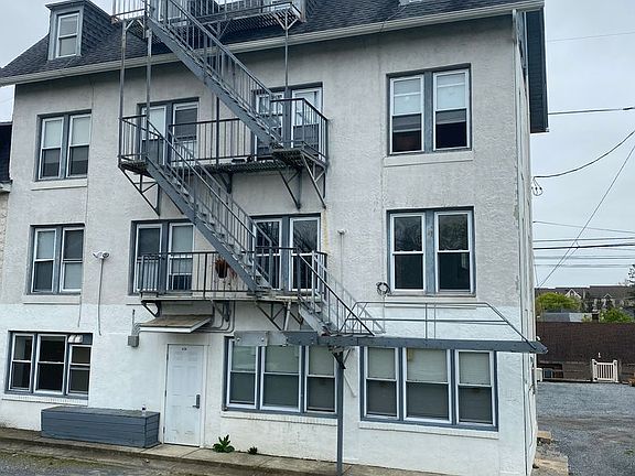 4th image of 420-422 Douglass St #2