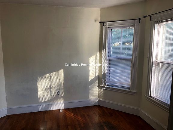 2nd image of 472 Putnam Ave #1