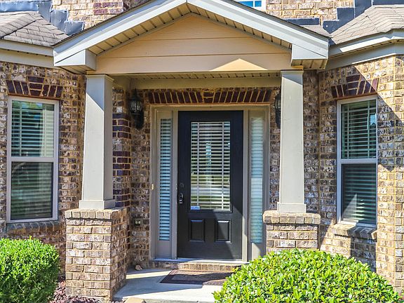 3rd image of 3061 Parkridge Dr