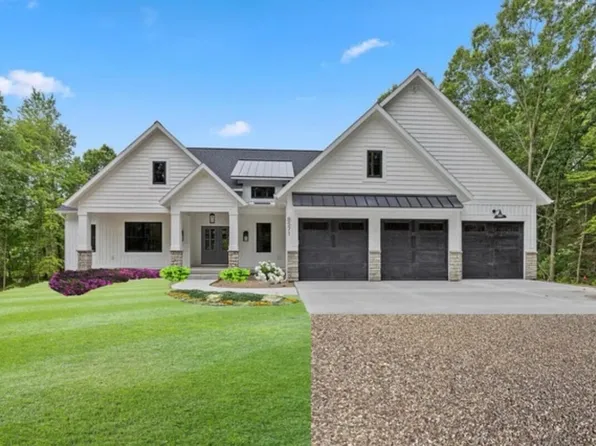 8571 Young Ave, Rockford, MI 49341