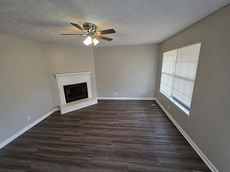 812 Shawnwood Cir — Photo 4