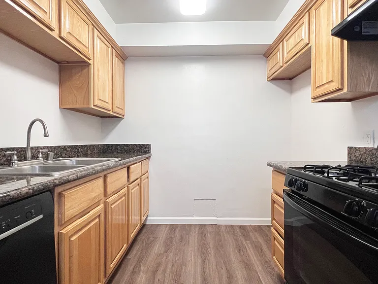 3317 Castle Heights Ave #8 — Photo 7