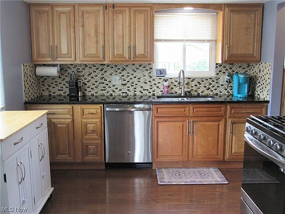 3rd image of 6160 Zehman Dr