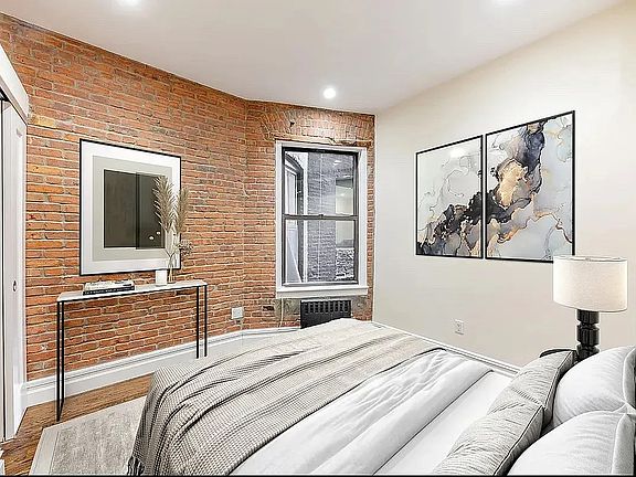4th image of 264 W 25th St #3E
