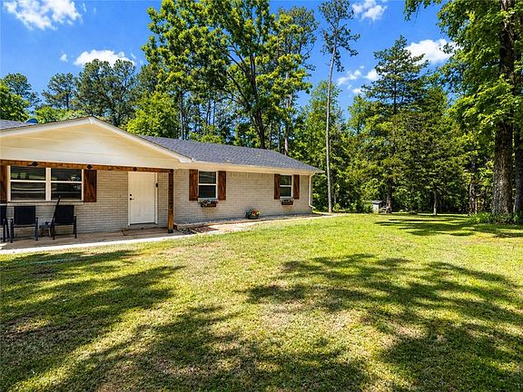 3rd image of 1196 Mill Creek Dr
