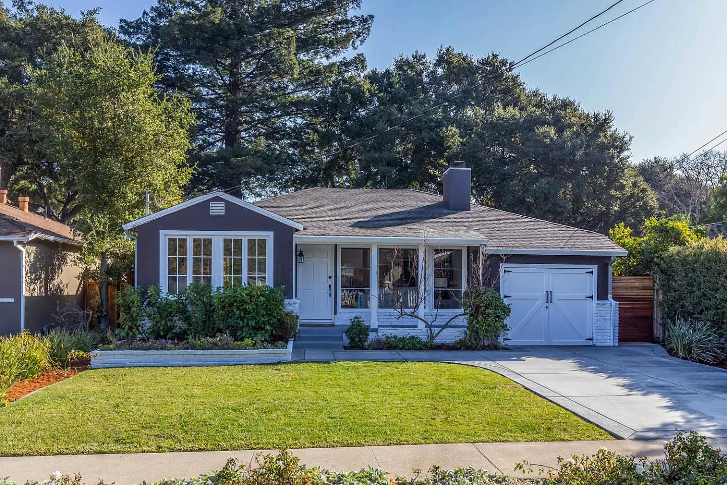 908 Peggy Ln photo 1