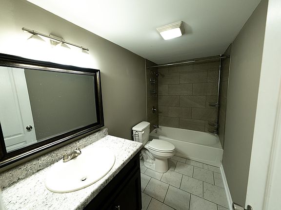 4th image of 605 3rd Ave NE #605