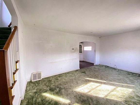 4th image of 5143 N Nordica Ave