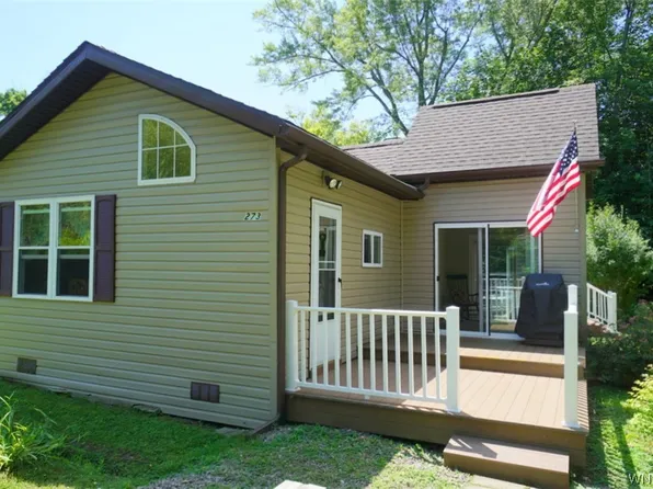 273 E Sterling Ave, Angola, NY 14006