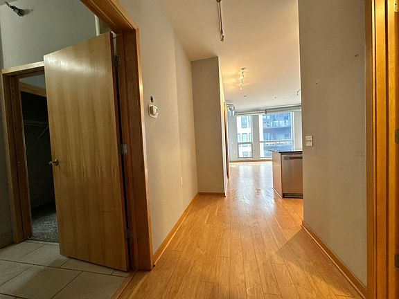 4th image of 1211 Lagoon Ave Unit 405